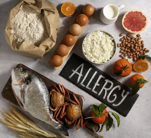 Fisch Mehl und Eier mit der Aufschrift Allergene